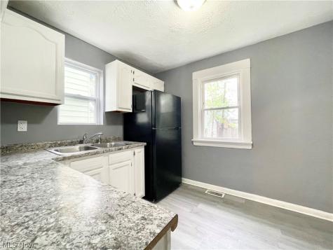 976 Rondel Road Cleveland OH 44110