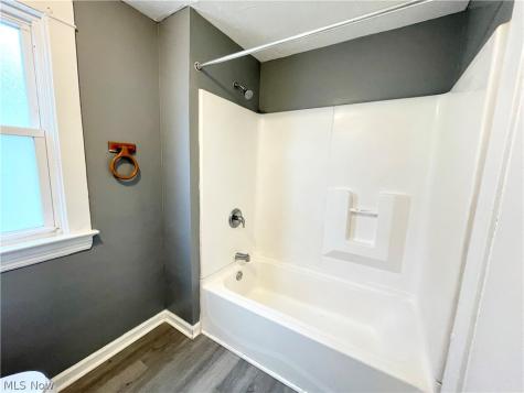 976 Rondel Road Cleveland OH 44110