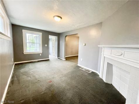 976 Rondel Road Cleveland OH 44110