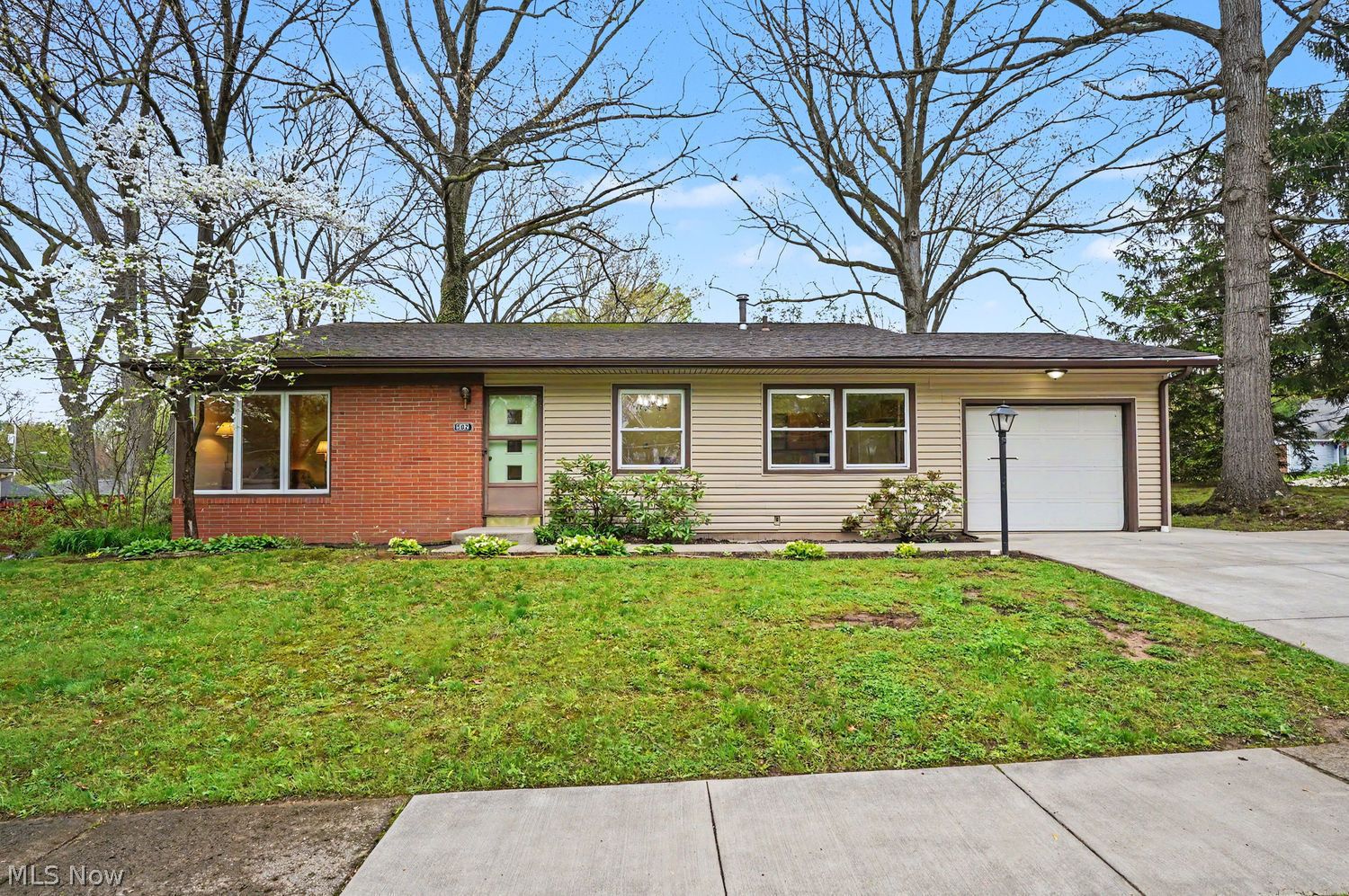 582 Eric Drive Tallmadge OH 44278