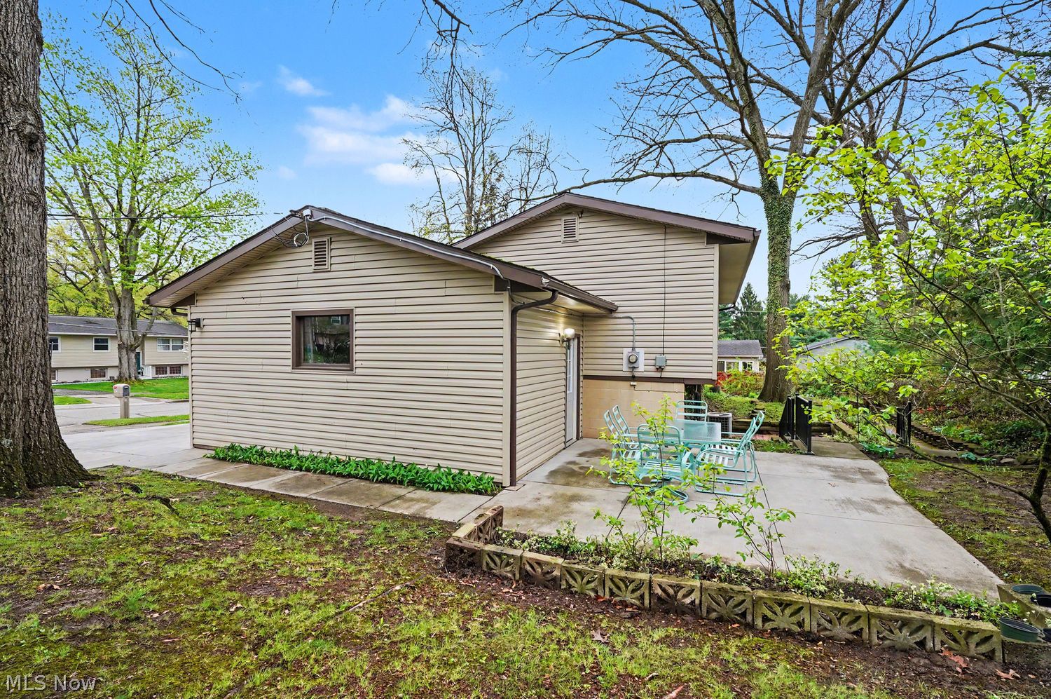 582 Eric Drive Tallmadge OH 44278