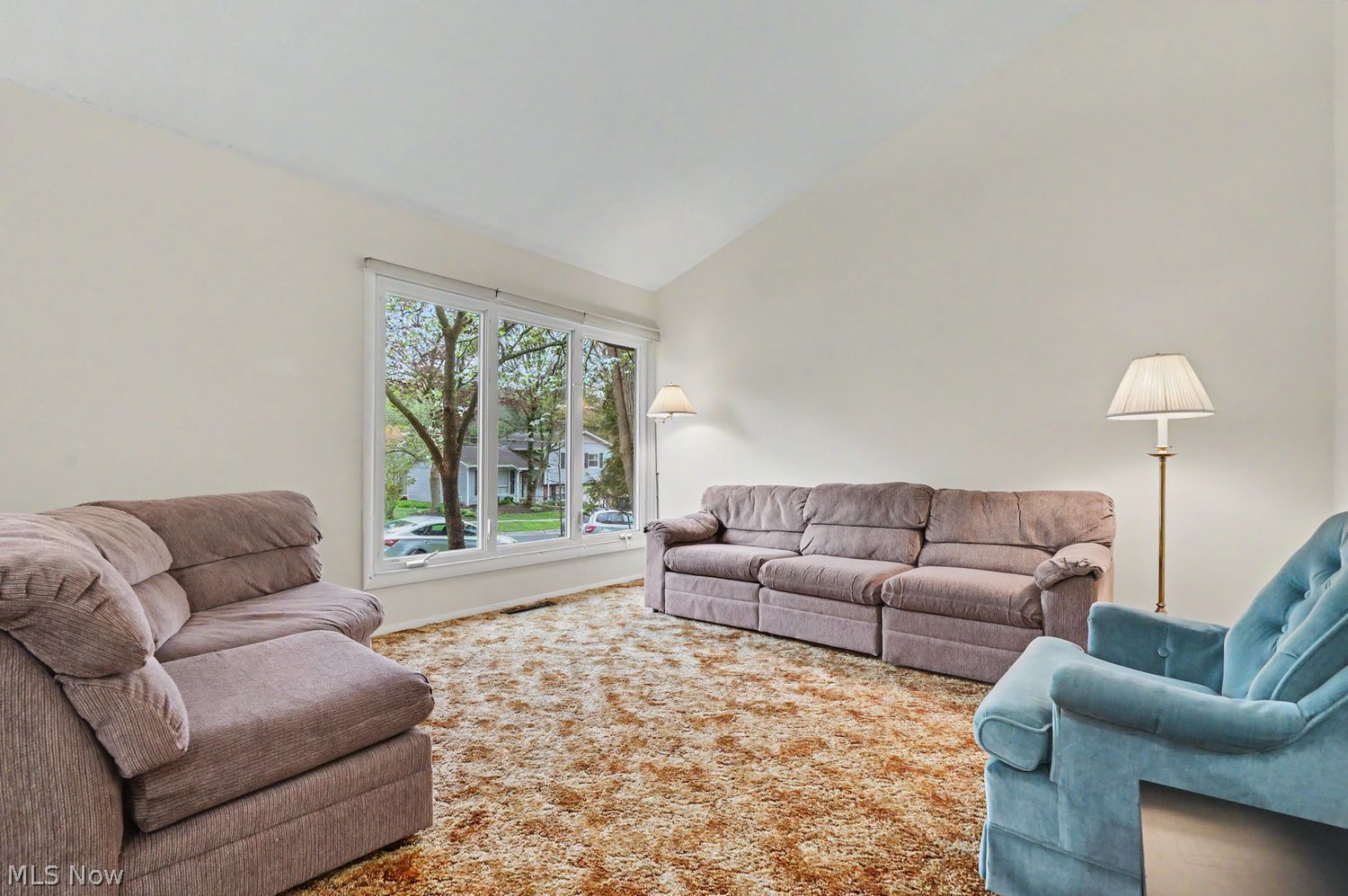 582 Eric Drive Tallmadge OH 44278