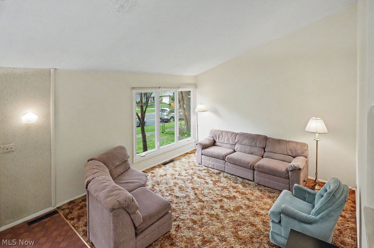 582 Eric Drive Tallmadge OH 44278