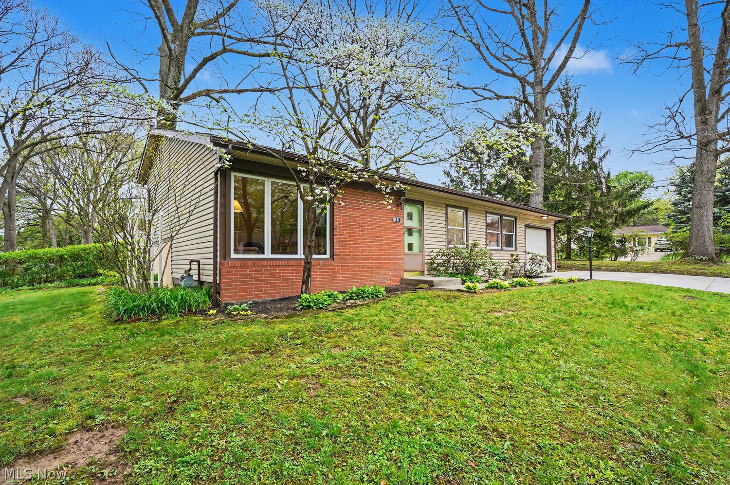 582 Eric Drive Tallmadge OH 44278