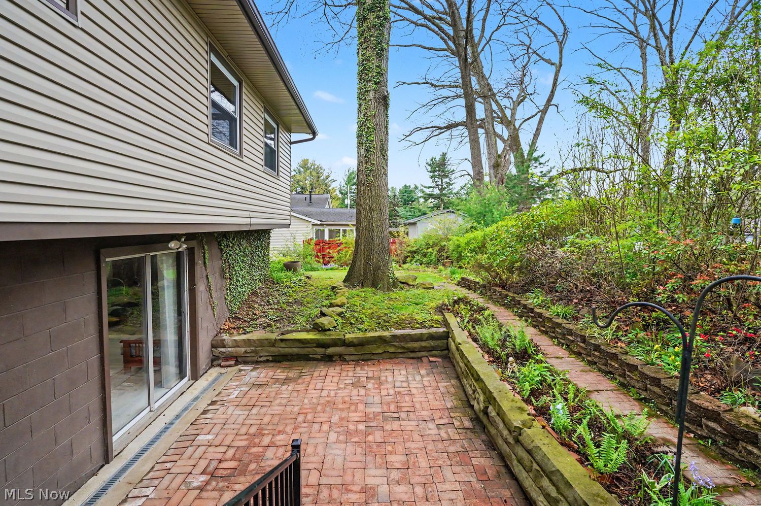582 Eric Drive Tallmadge OH 44278