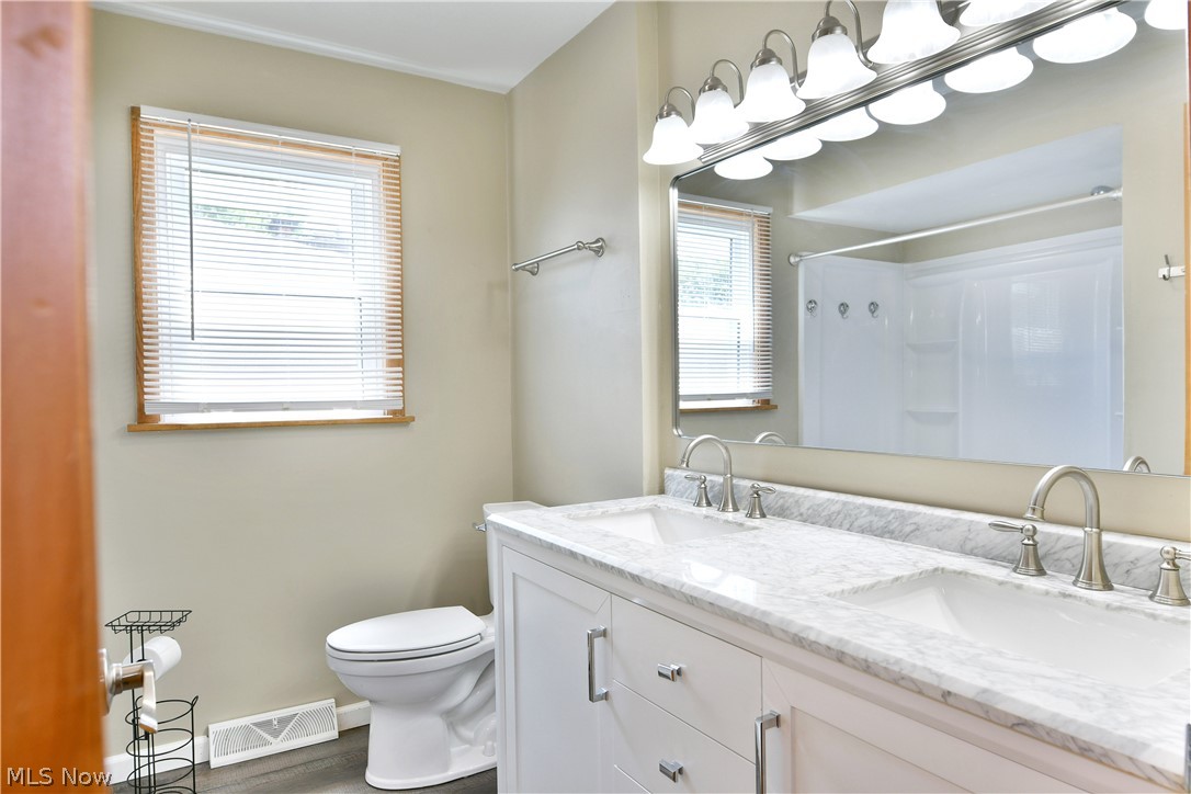 459 Peters Drive Campbell OH 44405