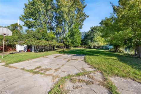 17422 Puritas Avenue Cleveland OH 44135
