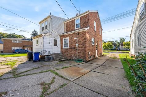 17422 Puritas Avenue Cleveland OH 44135