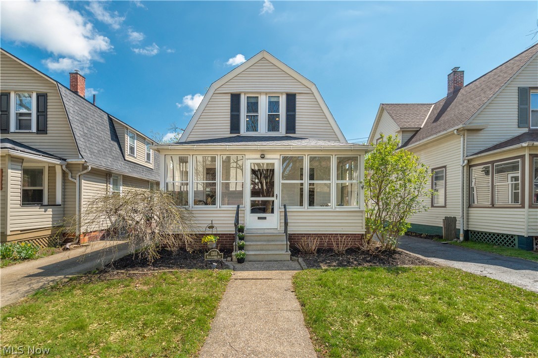 1355 Kenilworth Avenue Lakewood OH 44107