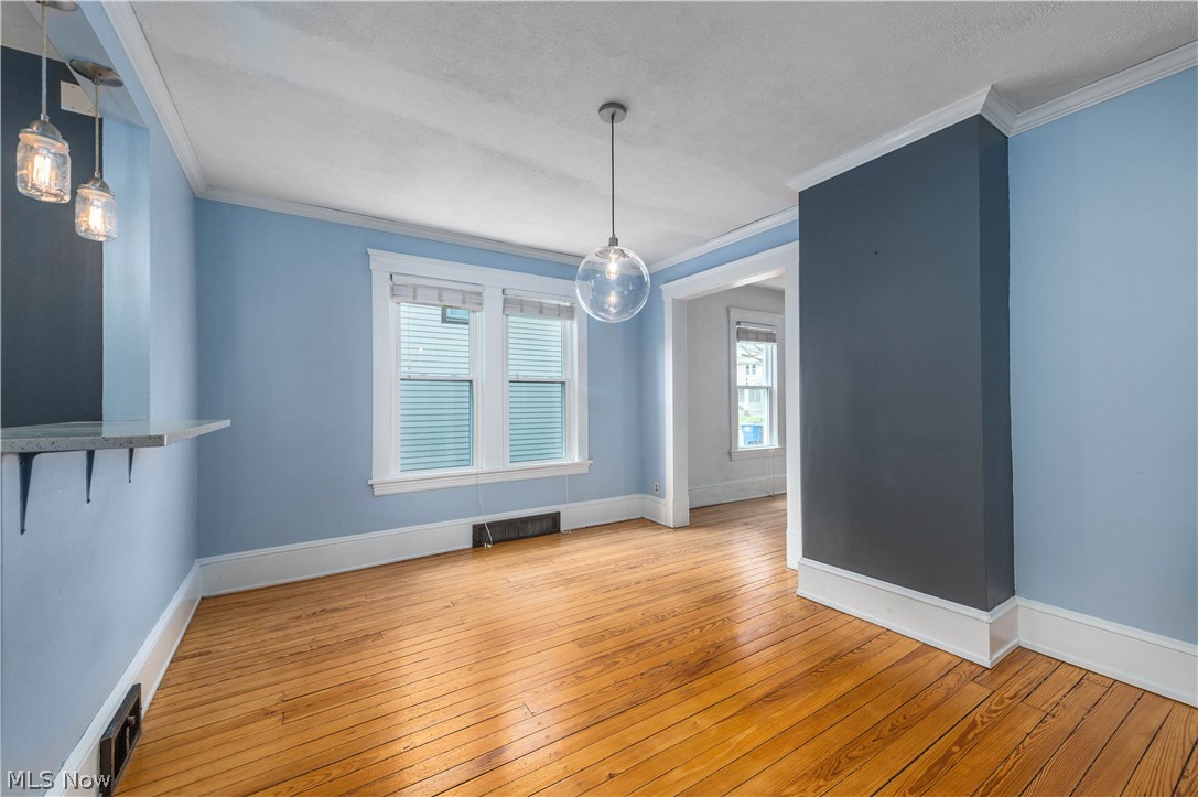 1355 Kenilworth Avenue Lakewood OH 44107