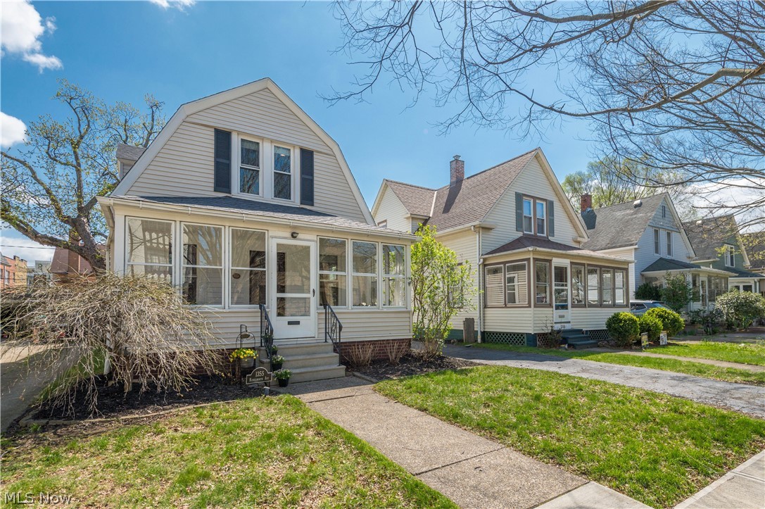 1355 Kenilworth Avenue Lakewood OH 44107