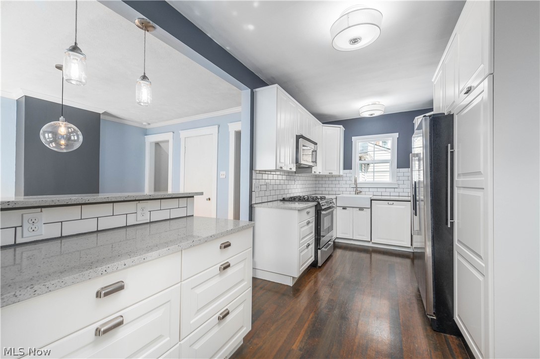 1355 Kenilworth Avenue Lakewood OH 44107