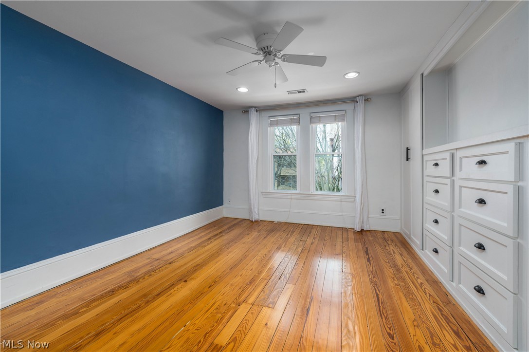 1355 Kenilworth Avenue Lakewood OH 44107