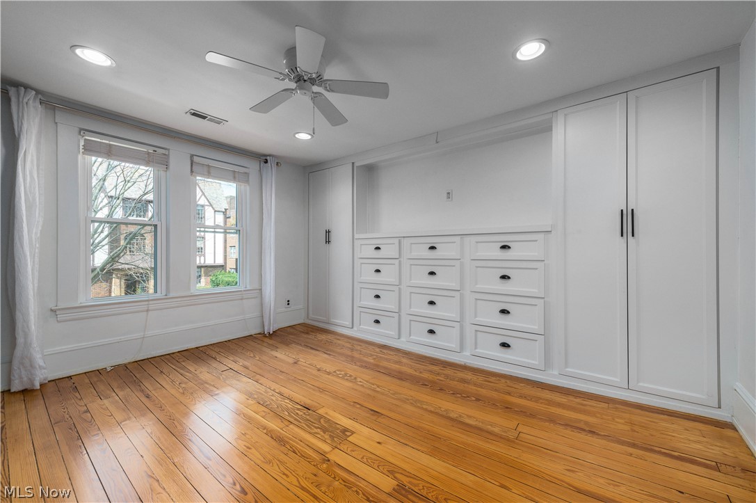 1355 Kenilworth Avenue Lakewood OH 44107