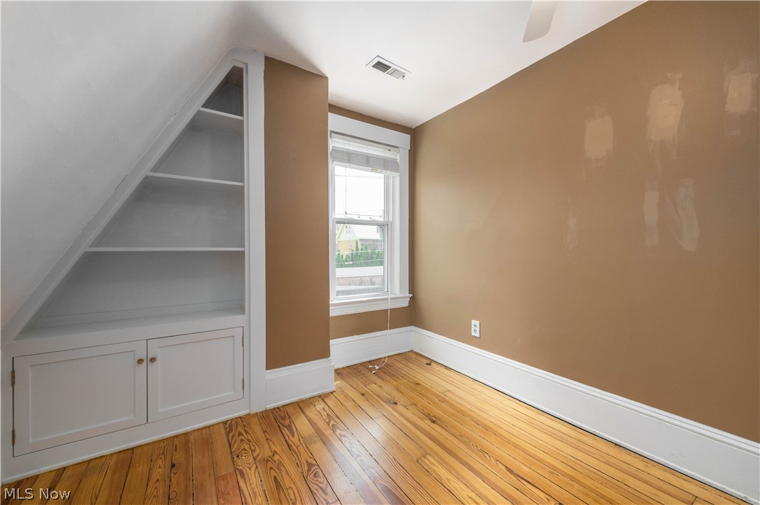 1355 Kenilworth Avenue Lakewood OH 44107