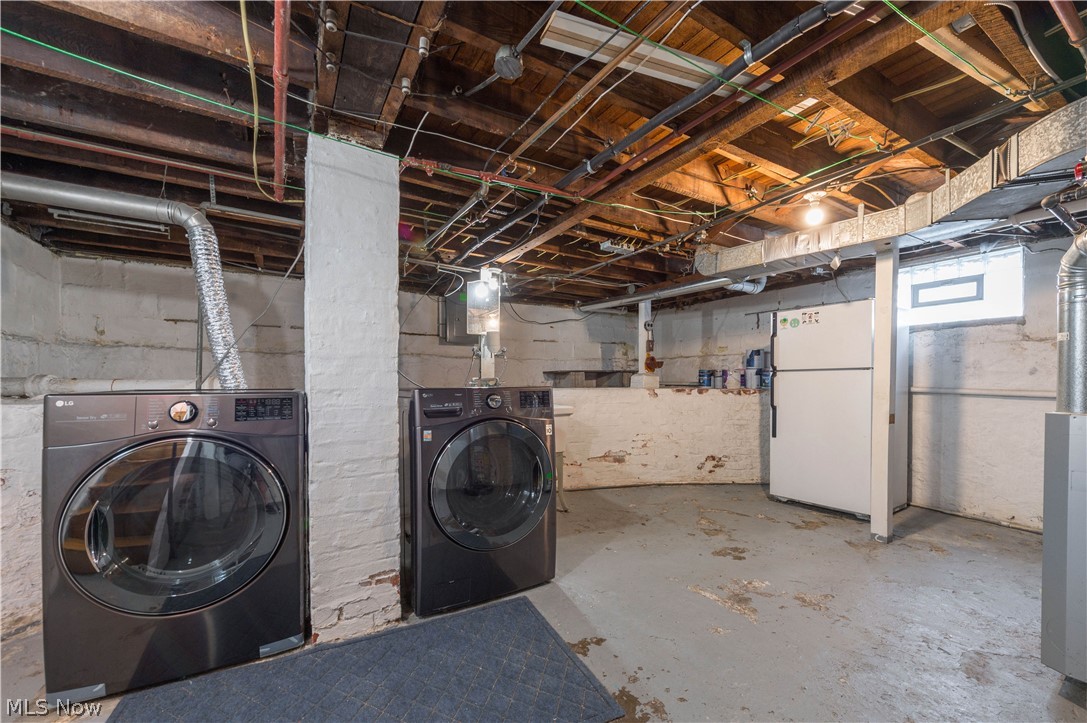 1355 Kenilworth Avenue Lakewood OH 44107
