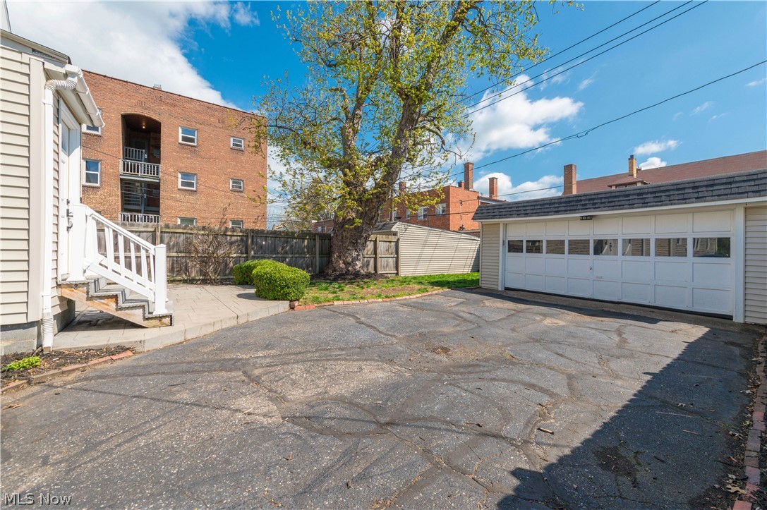 1355 Kenilworth Avenue Lakewood OH 44107