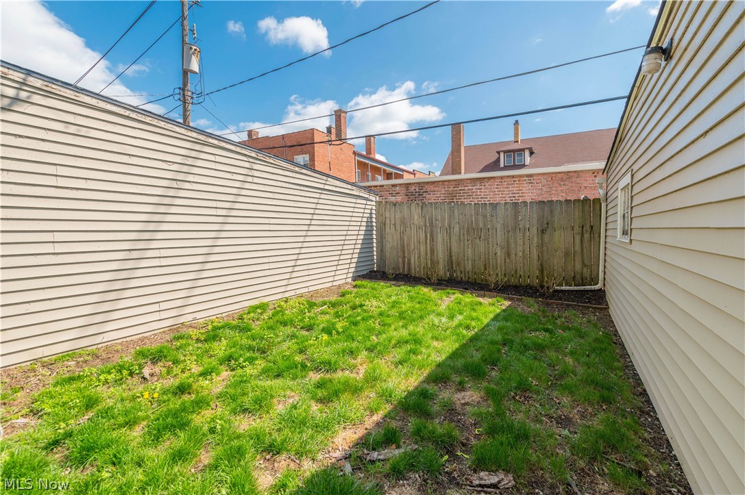 1355 Kenilworth Avenue Lakewood OH 44107