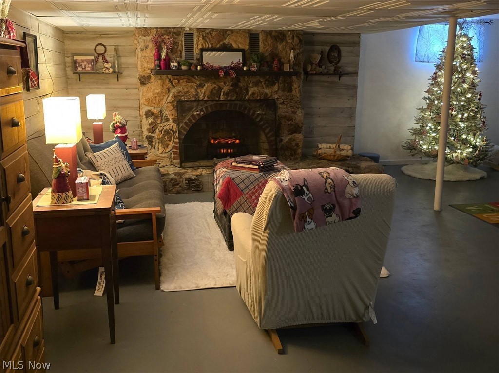 1576 Suzanne Circle Belpre OH 45714