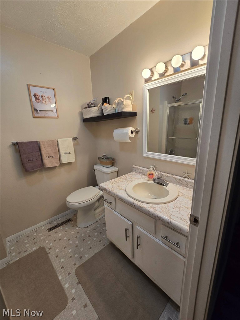 1576 Suzanne Circle Belpre OH 45714