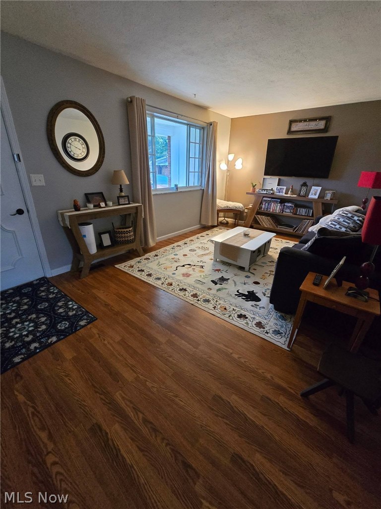 1576 Suzanne Circle Belpre OH 45714