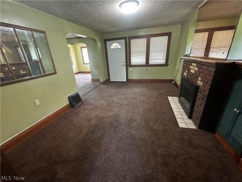 513 W Waterloo Road Akron OH 44314