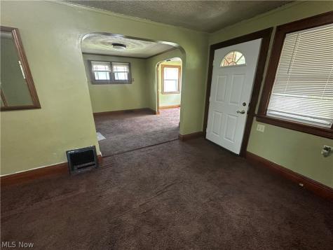 513 W Waterloo Road Akron OH 44314