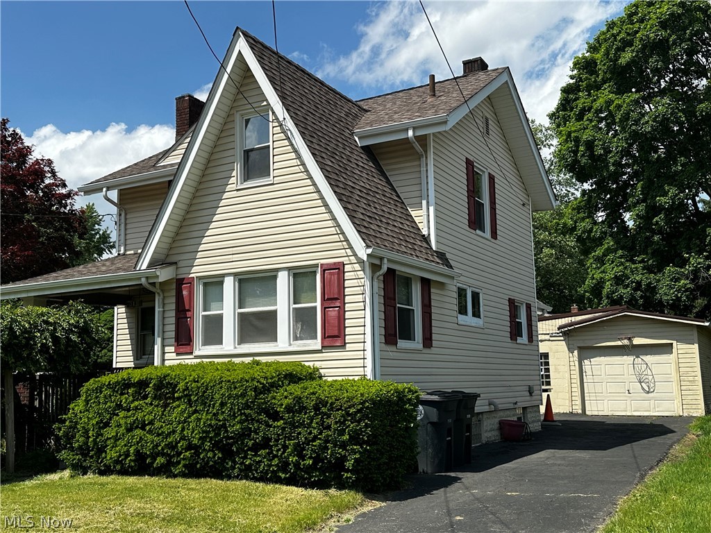 513 W Waterloo Road Akron OH 44314