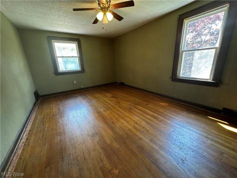 513 W Waterloo Road Akron OH 44314