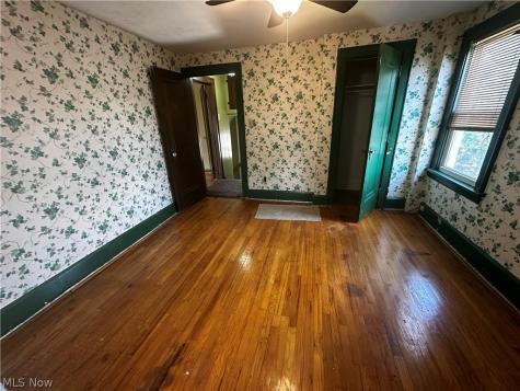 513 W Waterloo Road Akron OH 44314
