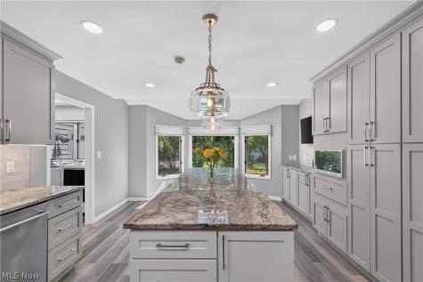 25370 Letchworth Road Beachwood OH 44122