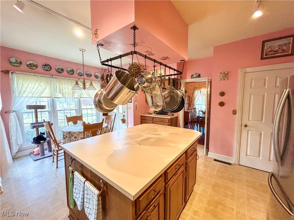 1115 Scoville North Road Vienna OH 44473