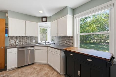 4526 W 228th Street Fairview Park OH 44126