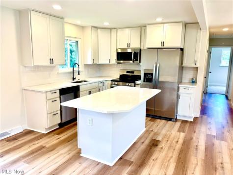 21113 Willow Lane Strongsville OH 44149