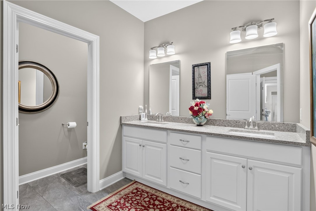 2060 Hawthorn Court Green OH 44720
