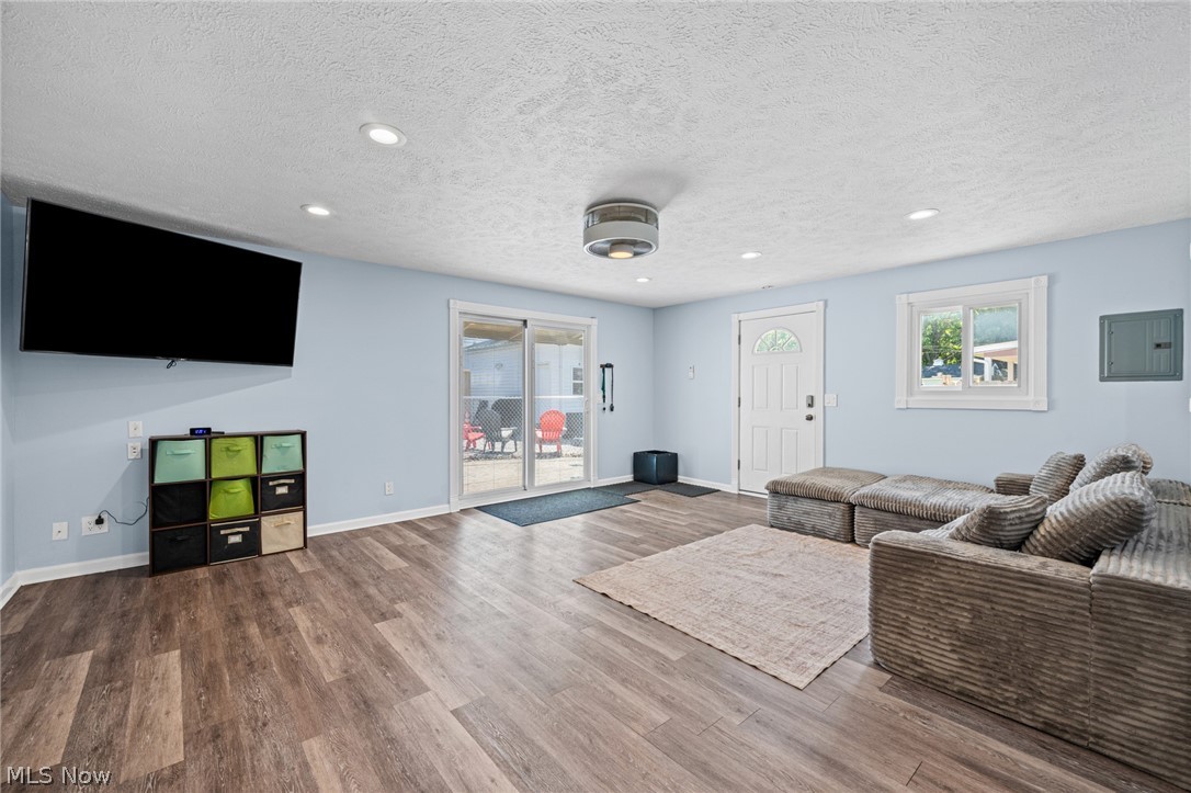 1253 Golden Gate Boulevard Mayfield Heights OH 44124