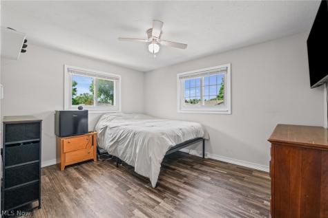 1253 Golden Gate Boulevard Mayfield Heights OH 44124