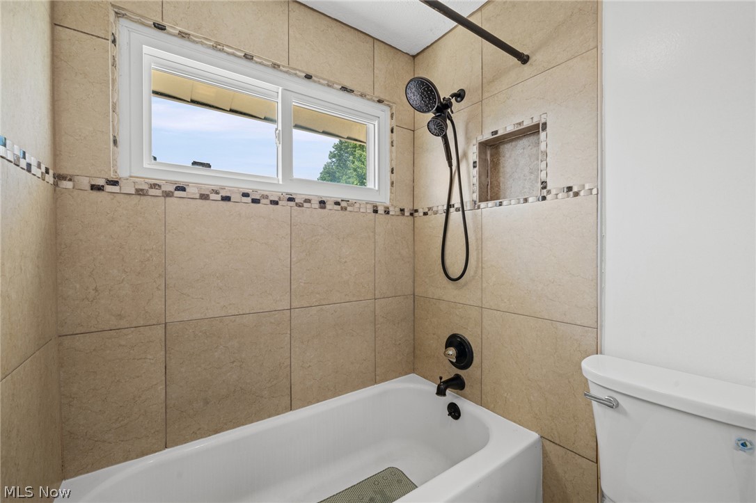 1253 Golden Gate Boulevard Mayfield Heights OH 44124