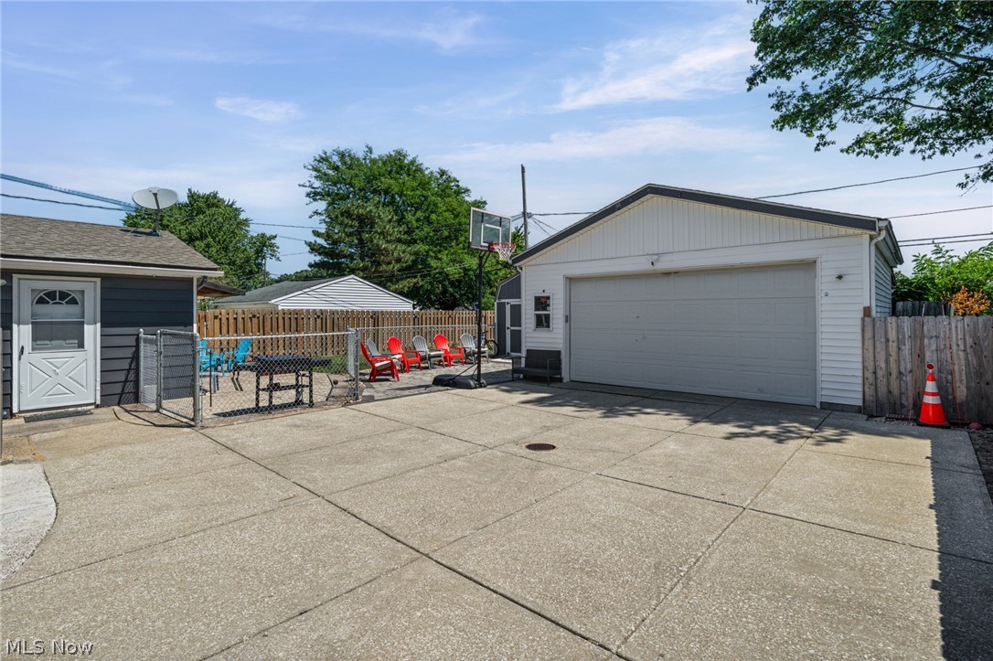 1253 Golden Gate Boulevard Mayfield Heights OH 44124