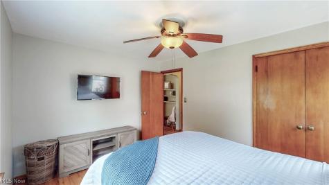8111 Thornton Drive Parma OH 44129