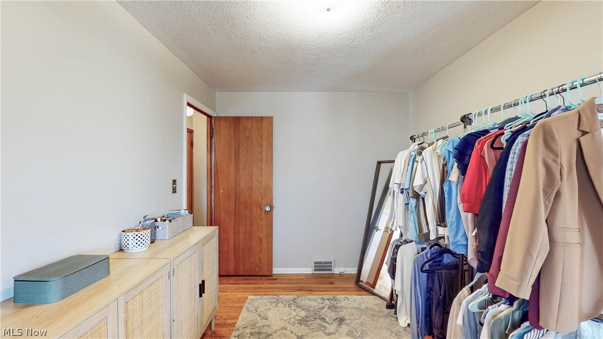 8111 Thornton Drive Parma OH 44129