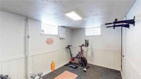 8111 Thornton Drive Parma OH 44129