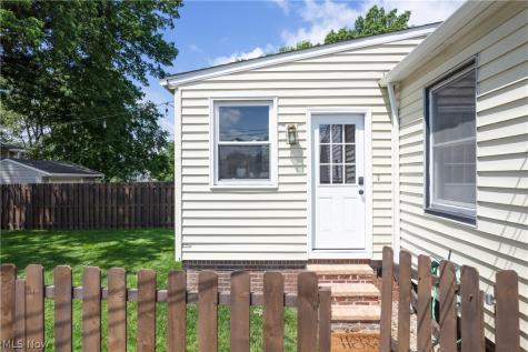 8111 Thornton Drive Parma OH 44129