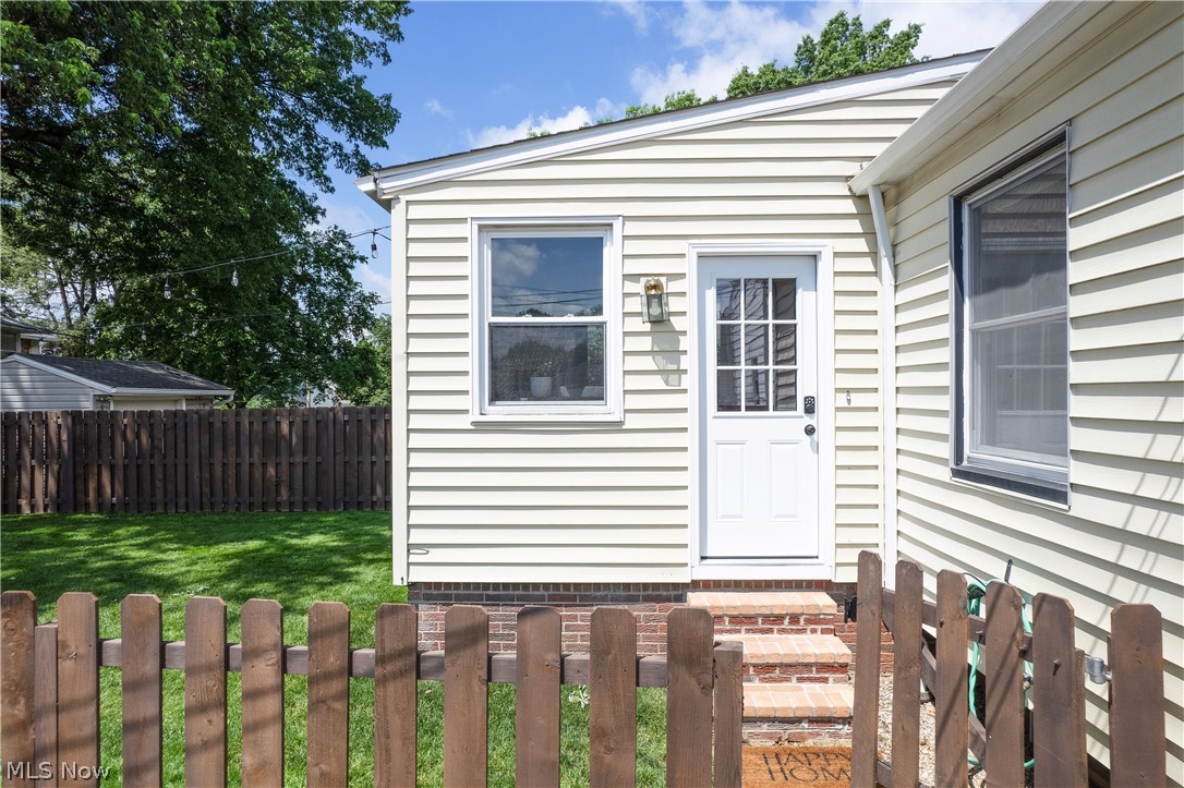 8111 Thornton Drive Parma OH 44129