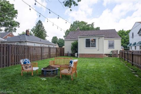 8111 Thornton Drive Parma OH 44129