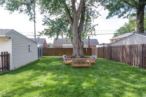 8111 Thornton Drive Parma OH 44129