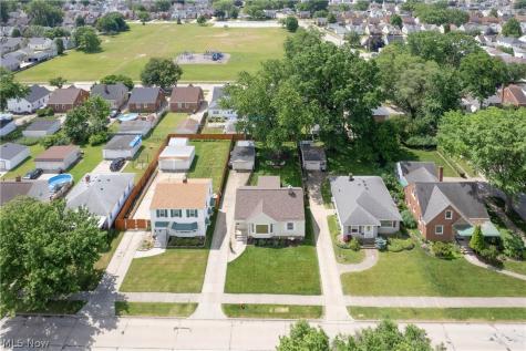 8111 Thornton Drive Parma OH 44129