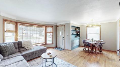 8111 Thornton Drive Parma OH 44129