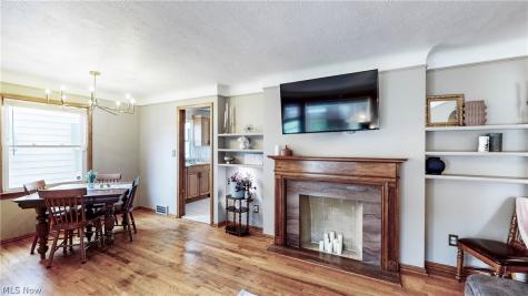 8111 Thornton Drive Parma OH 44129