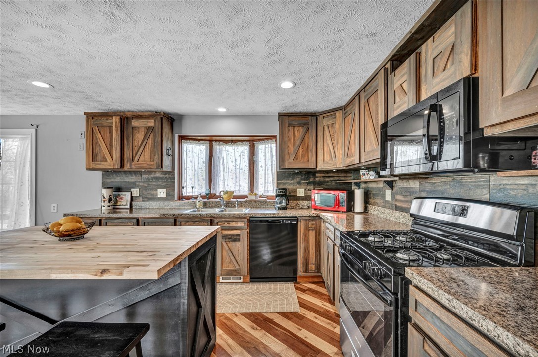 2160 Boston Road Hinckley OH 44233